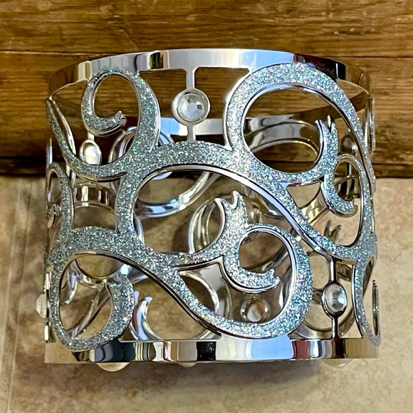 BBW 3 Wick Candle Holder - Picture 4 of 6